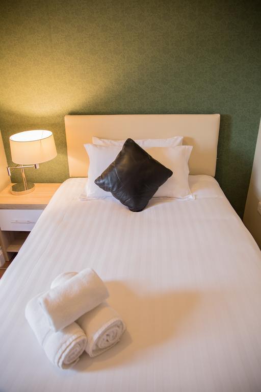 Armorica Hotel Oranmore Buitenkant foto