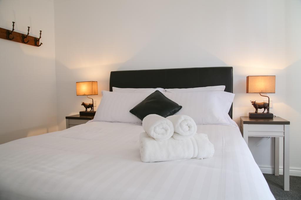 Armorica Hotel Oranmore Buitenkant foto